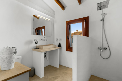 Badezimmer en suite des zweiten Schlafzimmers