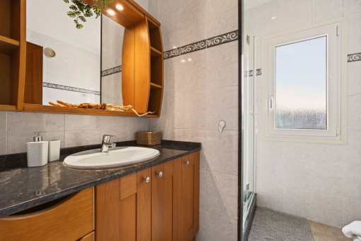 Badezimmer im Obergeschoss