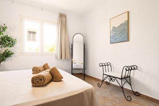 Erstes Schlafzimmer im Erdgeschoss