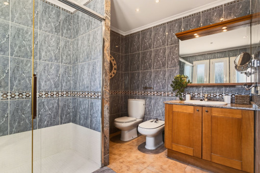 Badezimmer im Erdgeschoss