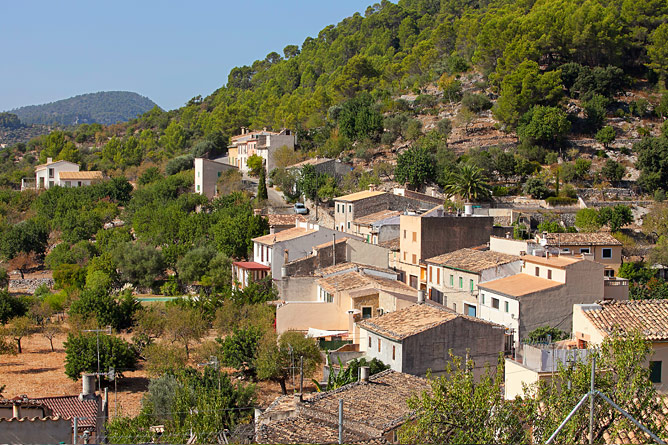Houses in Caimari